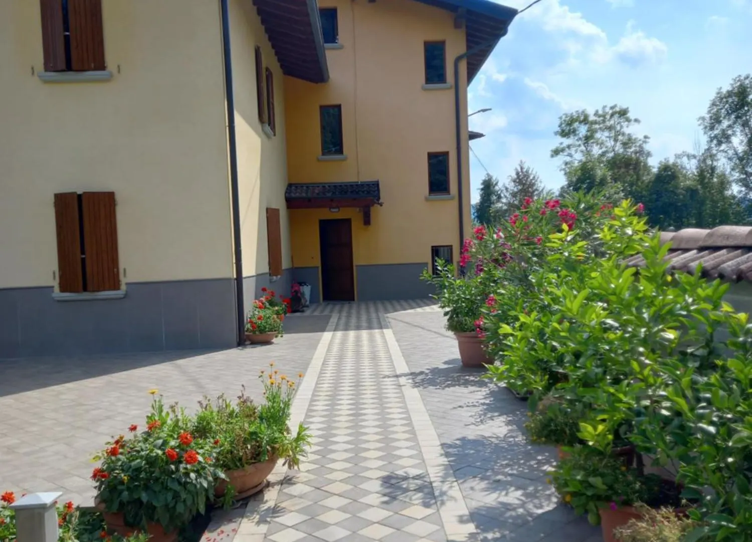 Casa Vacanze Tania Somendenna
